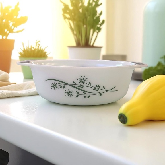 Pyrex Honeysuckle Pattern White and Green Casserole Dish - Picture 2 of 10